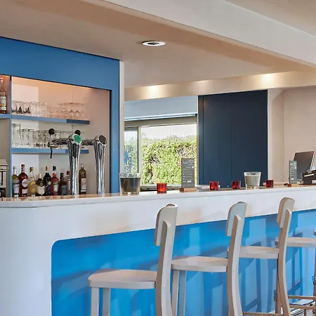 酒店 Kyriad 布里·孔德·罗伯特