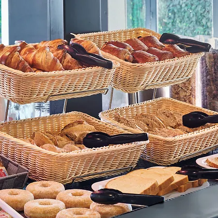 酒店 Kyriad 布里·孔德·罗伯特