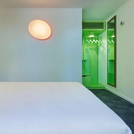 酒店 Kyriad 布里·孔德·罗伯特