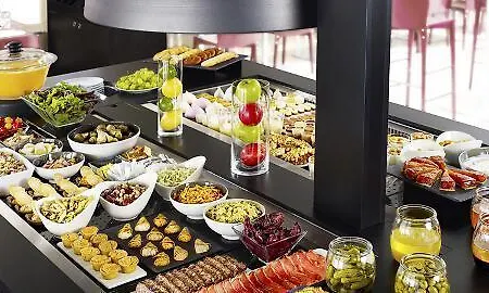 Kyriad 3* 布里·孔德·罗伯特