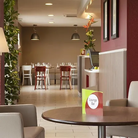 Kyriad 3* 布里·孔德·罗伯特