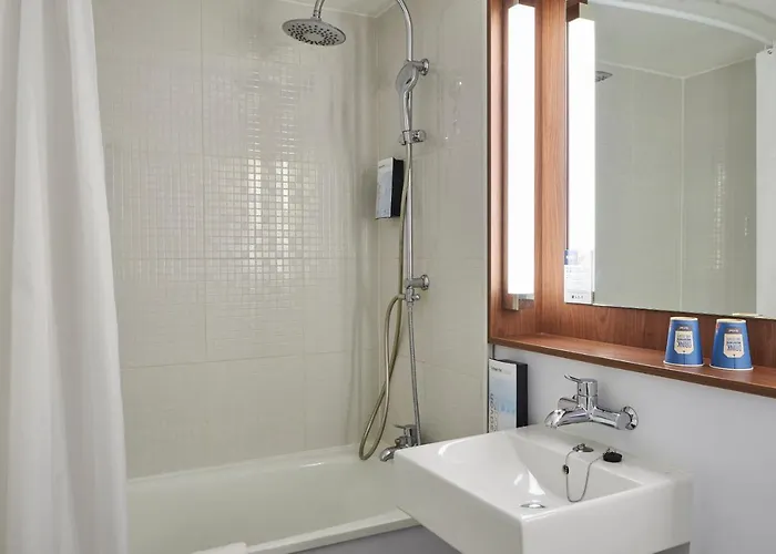 Kyriad Отель 3*