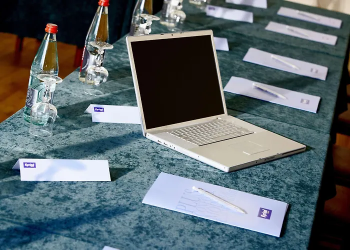 Kyriad Отель Бри-Комт-Робер