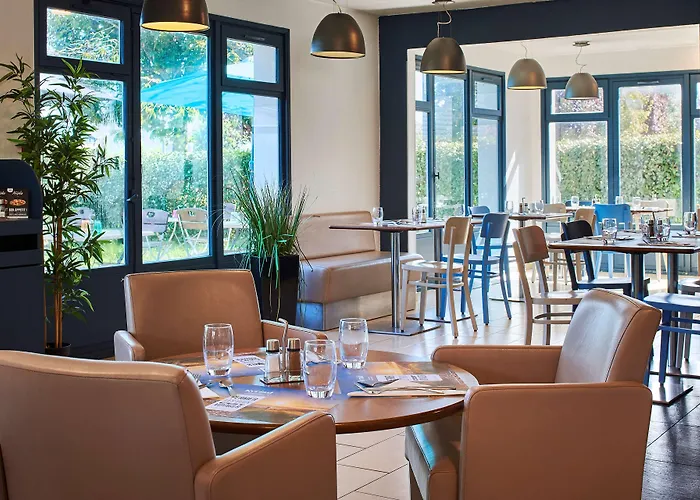 Kyriad Отель 3*