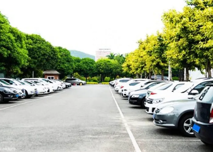 Kyriad Бри-Комт-Робер