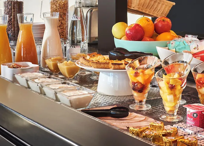 Kyriad Бри-Комт-Робер