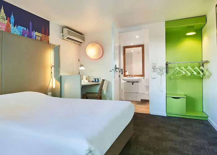 Kyriad 3* Бри-Комт-Робер