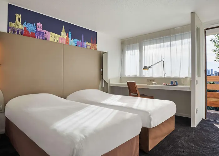 Kyriad Отель 3*