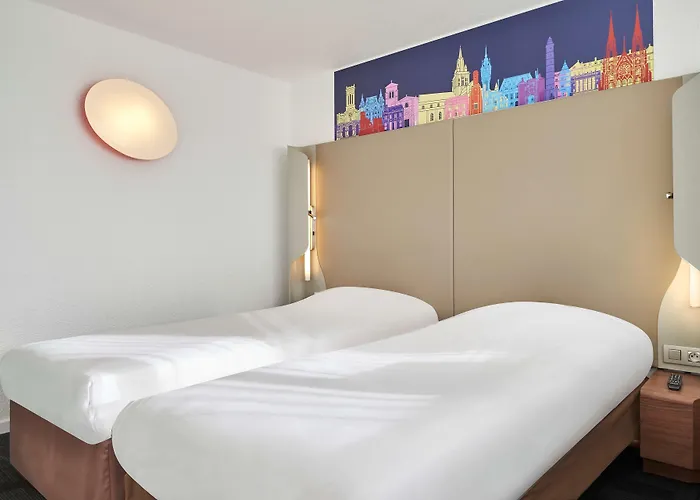 Kyriad Отель 3*