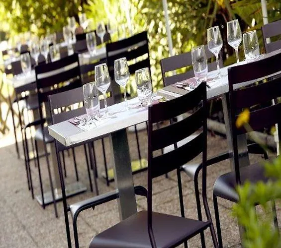 Kyriad Отель Бри-Комт-Робер