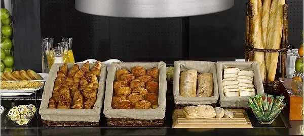 Kyriad Бри-Комт-Робер