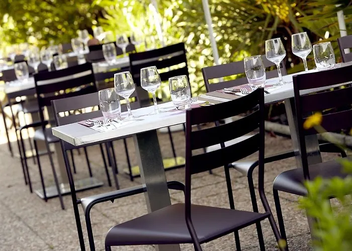 Kyriad Отель Бри-Комт-Робер