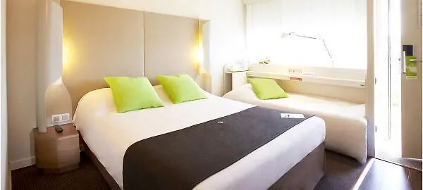 Отель Kyriad 3*