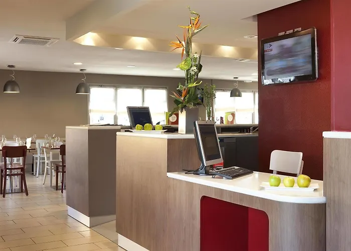 Kyriad 3* Бри-Комт-Робер