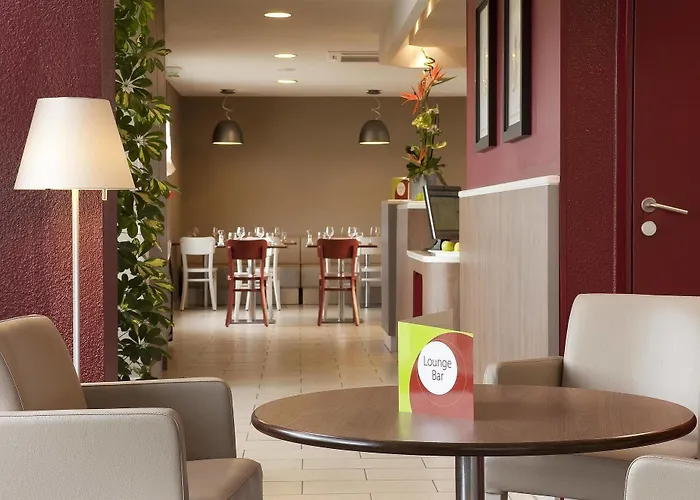 Kyriad 3* Бри-Комт-Робер