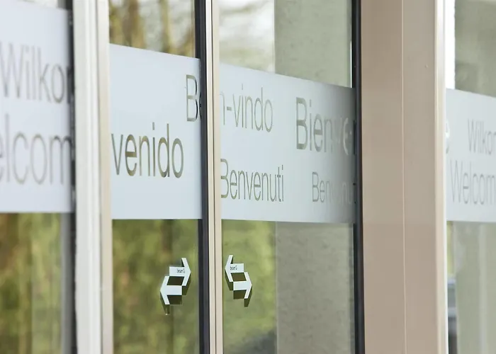 Отель Kyriad Бри-Комт-Робер